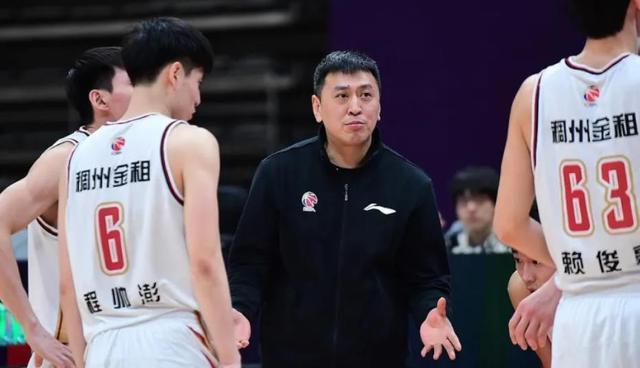 浙江队:经我俱乐部推荐王世龙加盟南京同曦教练组的简单介绍