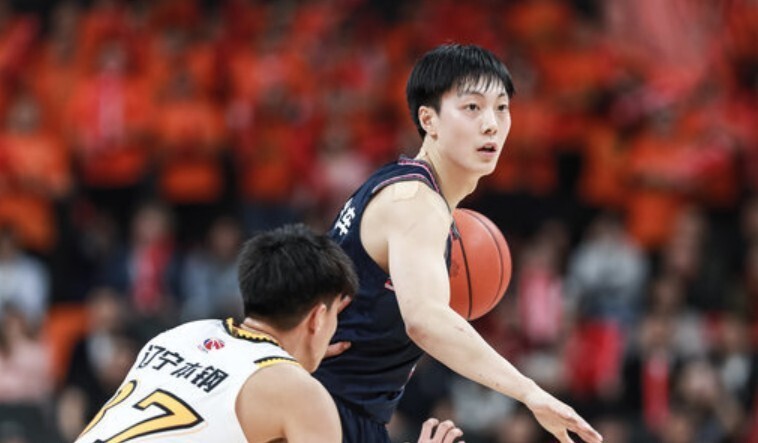 胡明轩出战22分钟，投篮6中2、三分5中2得到6分1篮板1助攻的简单介绍