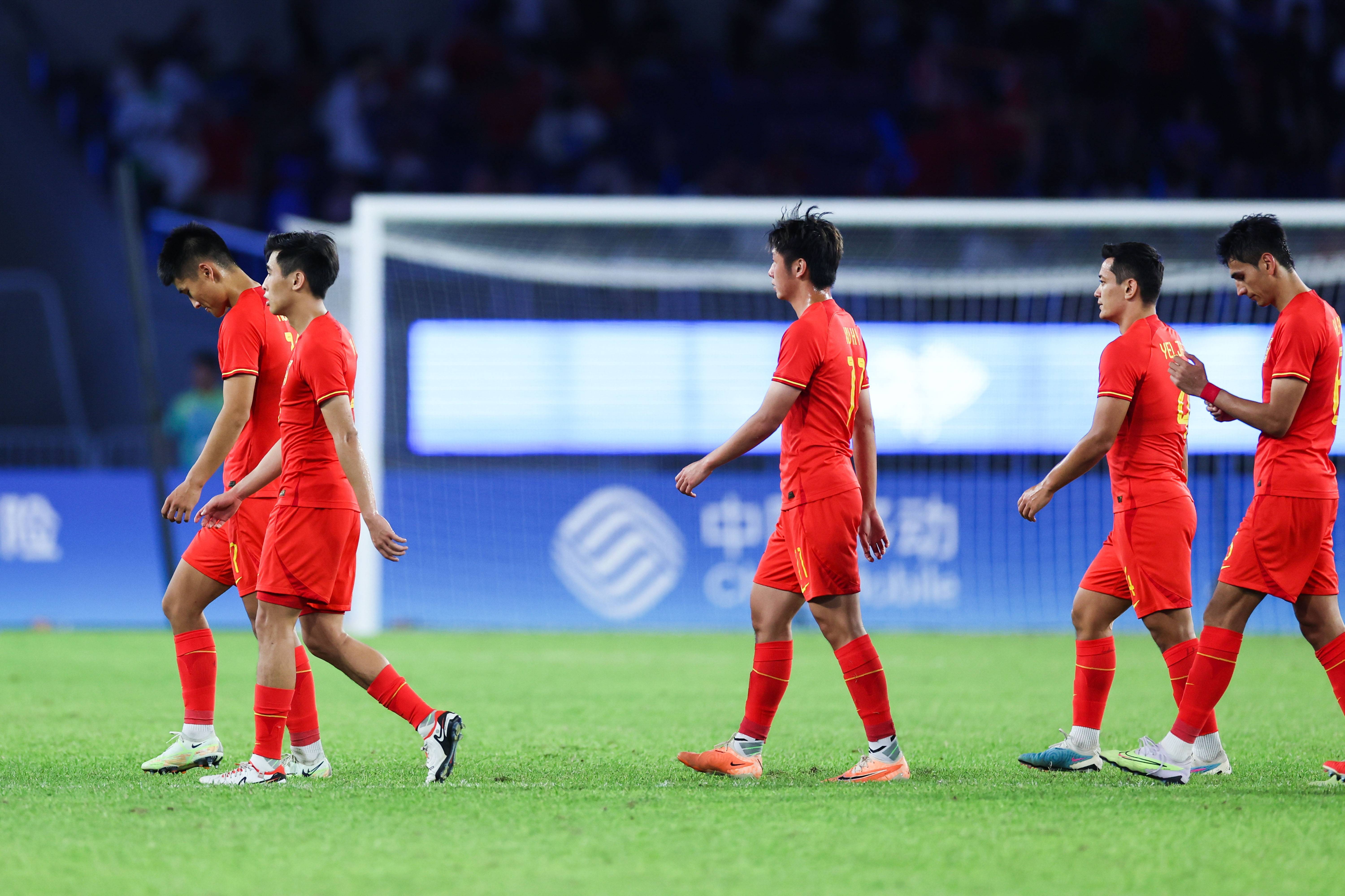 关于国足东亚杯总结：1胜2负进1球，两新人表现合格，主帅问题依旧困扰的信息
